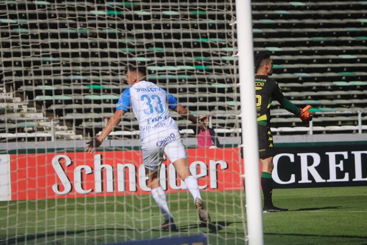 Dura derrota de Aldosivi: Godoy Cruz goleó por 4 a 1 al “Tiburón”