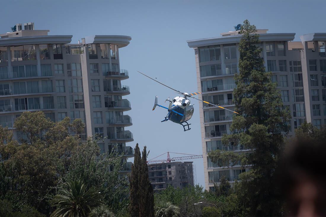 Exhibición Aérea y acuática en el Lago del Parque general San Martín.  