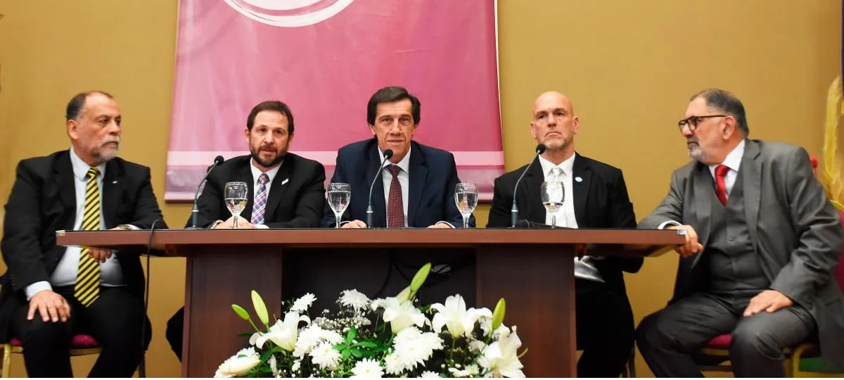 Normando Álvarez García, Marcelo D'Agostino, Carlos Sadir, Ekel Meyer y Raúl Jorge, las autoridades que presidieron la apertura de las jornadas del FOFECMA en Jujuy.
