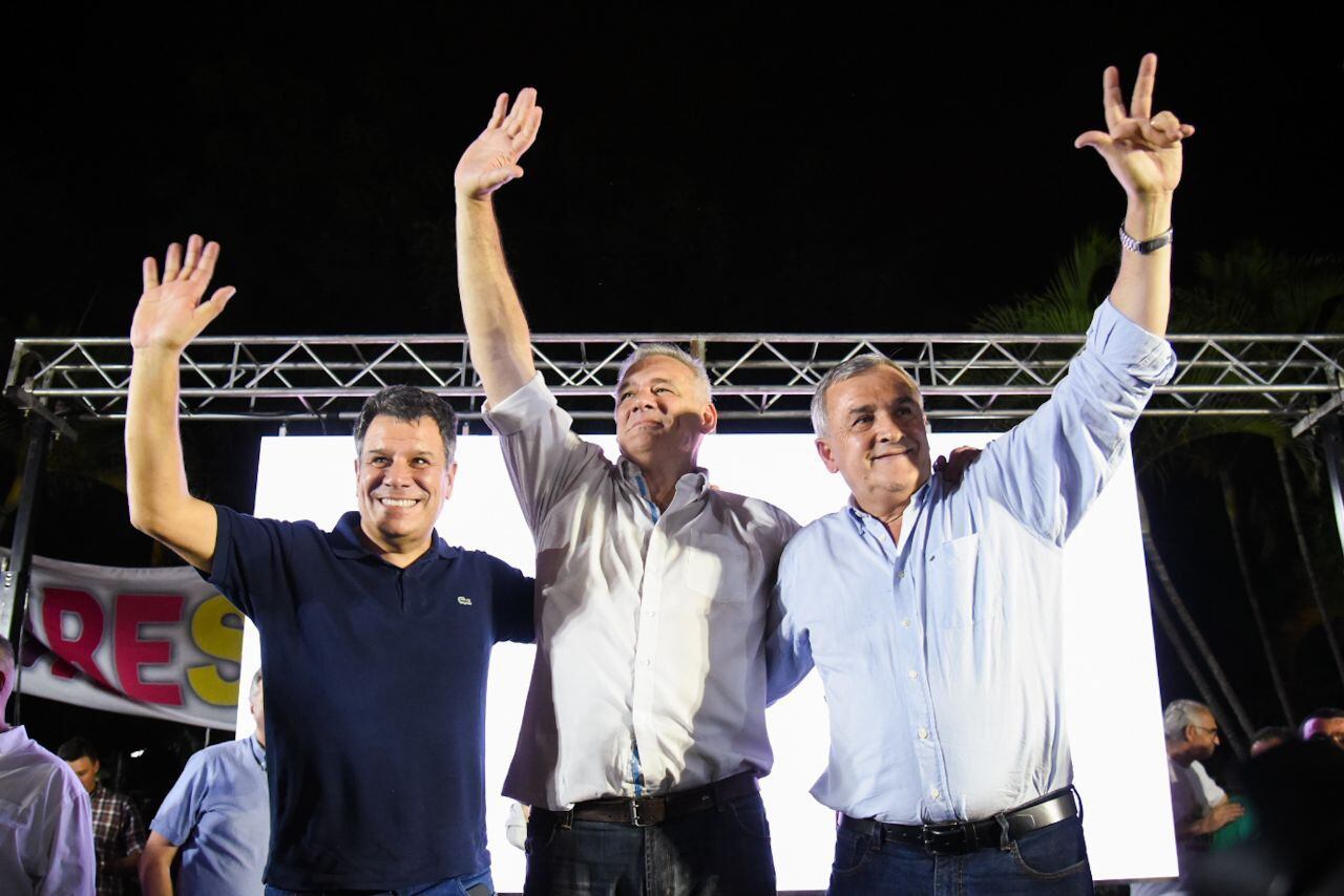 En su carácter de presidente de la UCR nacional, Gerardo Morales estuvo en Formosa  para acompañar con el diputado Facundo Manes la presentación de la candidatura a la gobernación del diputado nacional Fernando Carbajal (c).