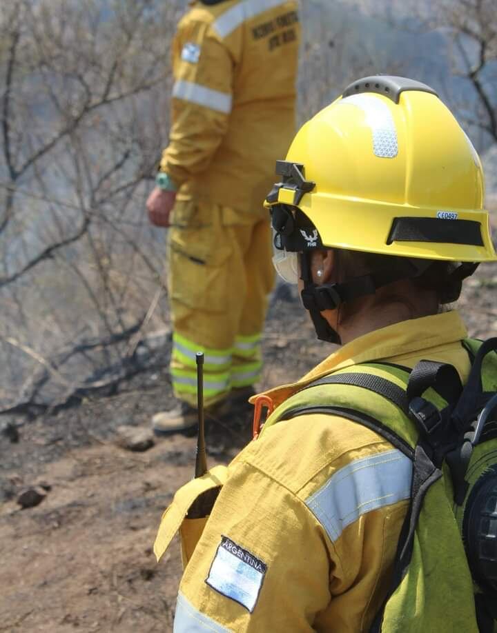 Brigadistas entrerrianas se sumaron al comando que combate los incendios en Córdoba