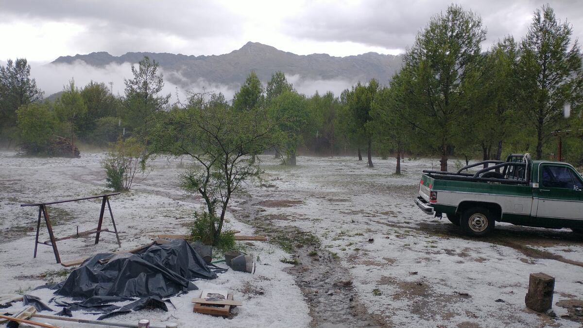 Temporal en Córdoba: Los Hornillos se cubrió de blanco por el granizo