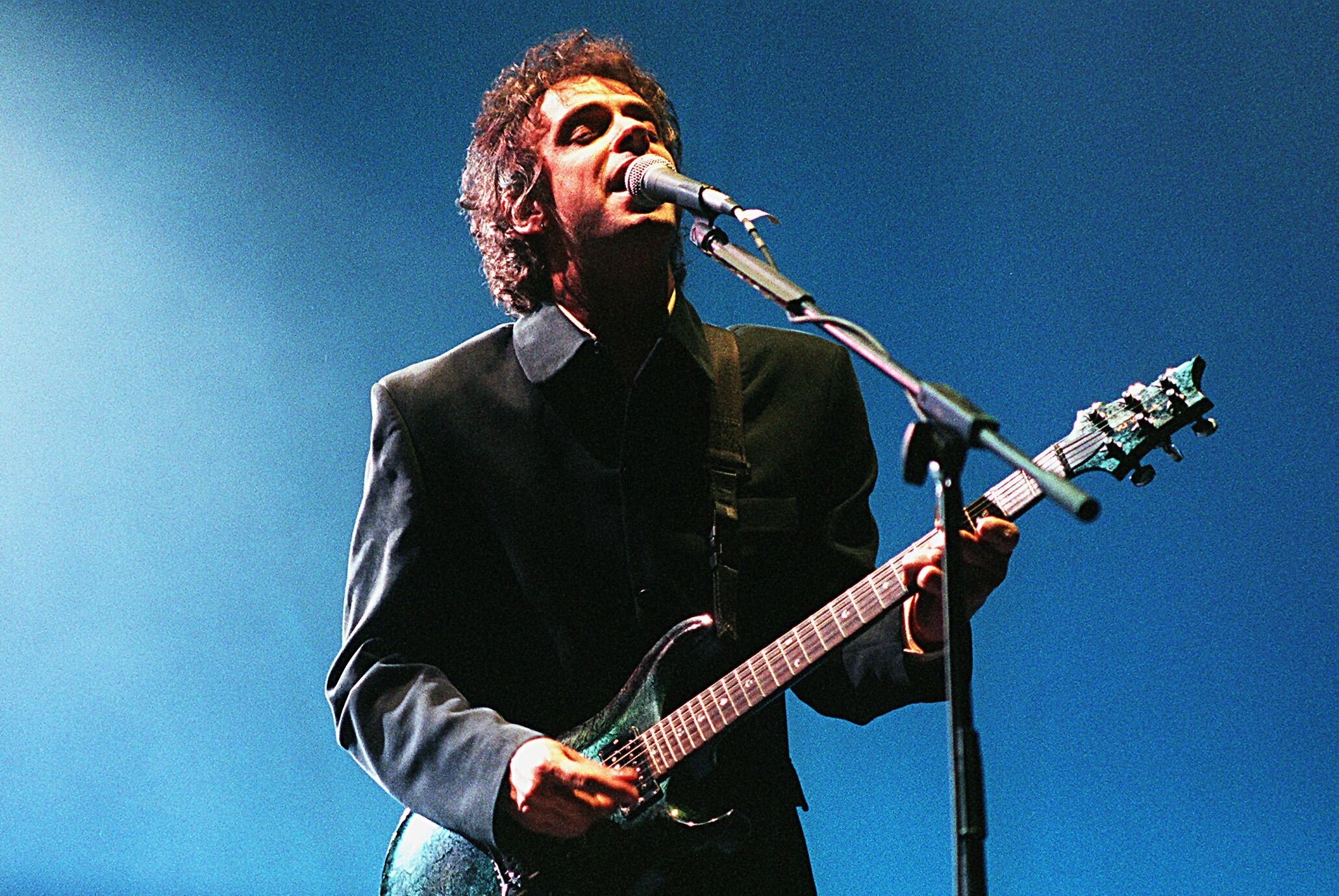 Gustavo Cerati, momentos antes de expresar "Gracias totales". (Télam)