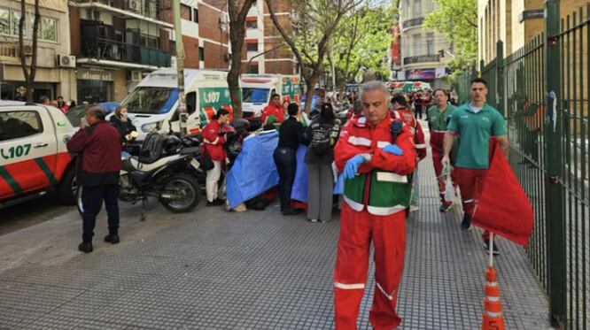 El SAME asistió de inmediato a las personas intoxicadas.