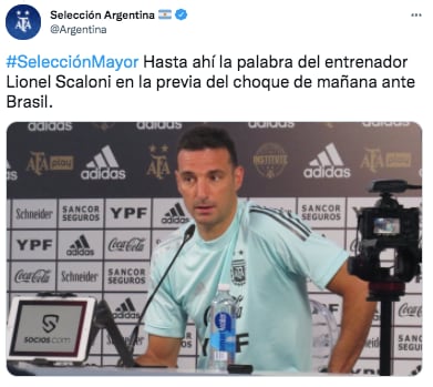 Lionel Scaloni confirmó en conferencia de prensa a Lionel Messi habilitado para jugar ante Brasil.