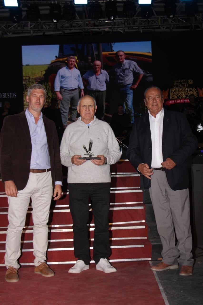 53º Fiesta Provincial del Trigo: Reconocieron al Agricultor Pionero, Maestra Rural y Peón Rural