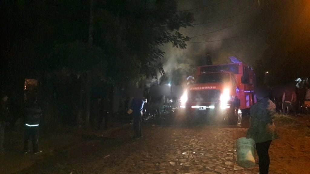 Se incendiaron dos viviendas en Itaembé Miní. Policía de Misiones