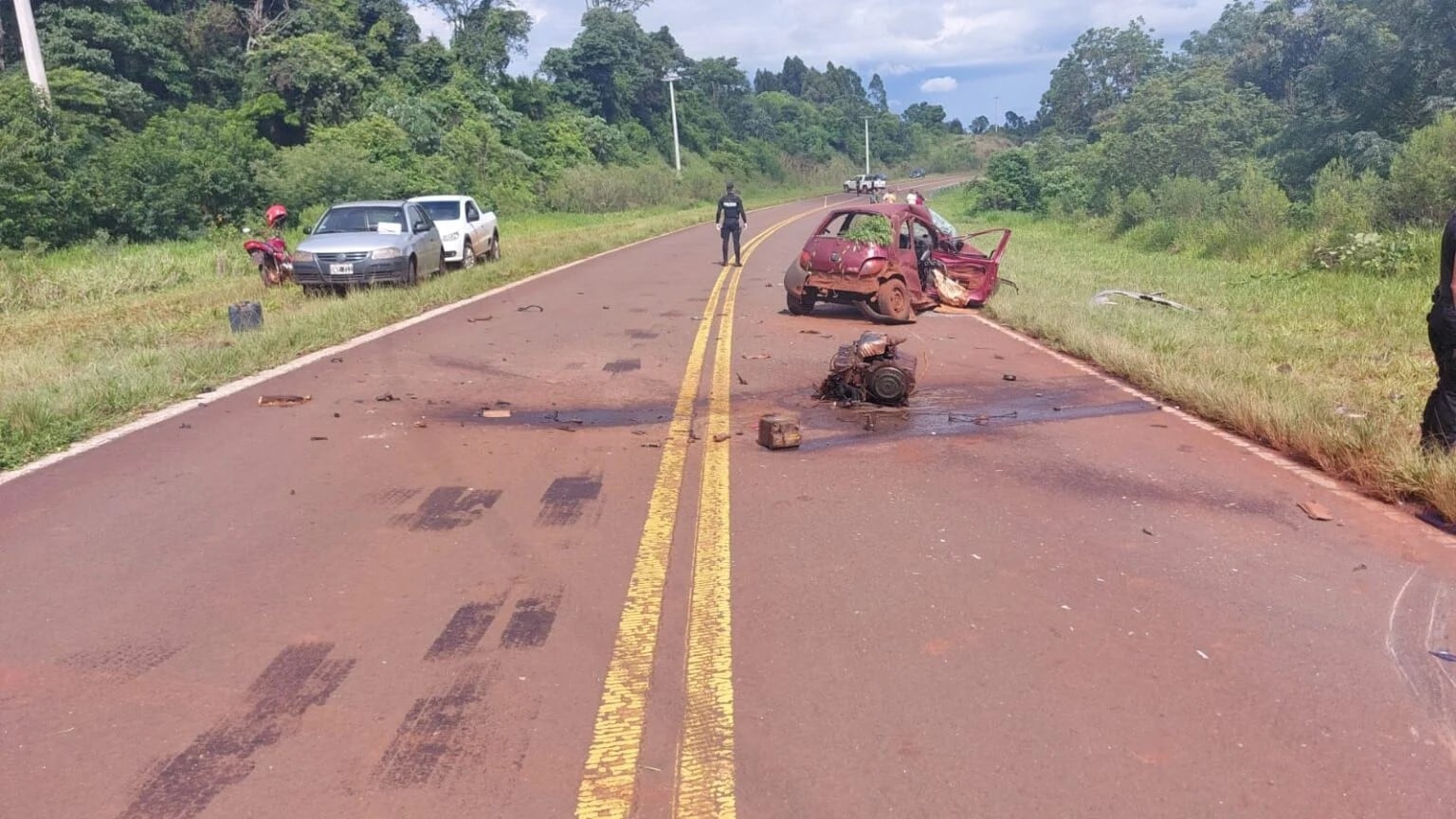 Dos muertos tras un choque frontal en Piñalito Norte.