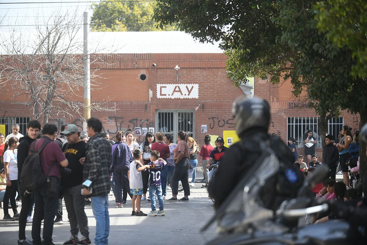 Dolor y reclamo por justicia: así fue la despedida a Gabi, la joven asesinada en un acto gremial en Córdoba