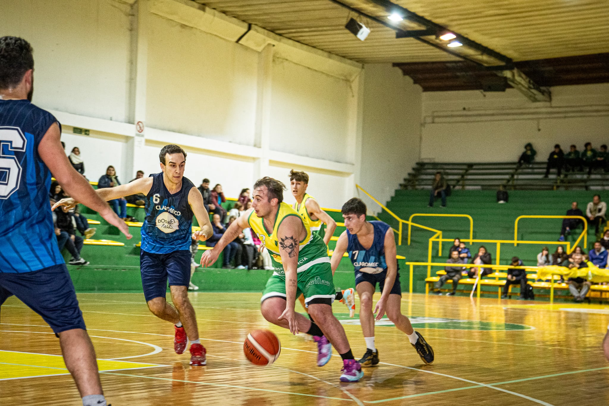 Torneo Oficial Apertura de Básquet: Huracán y Alumni punteros