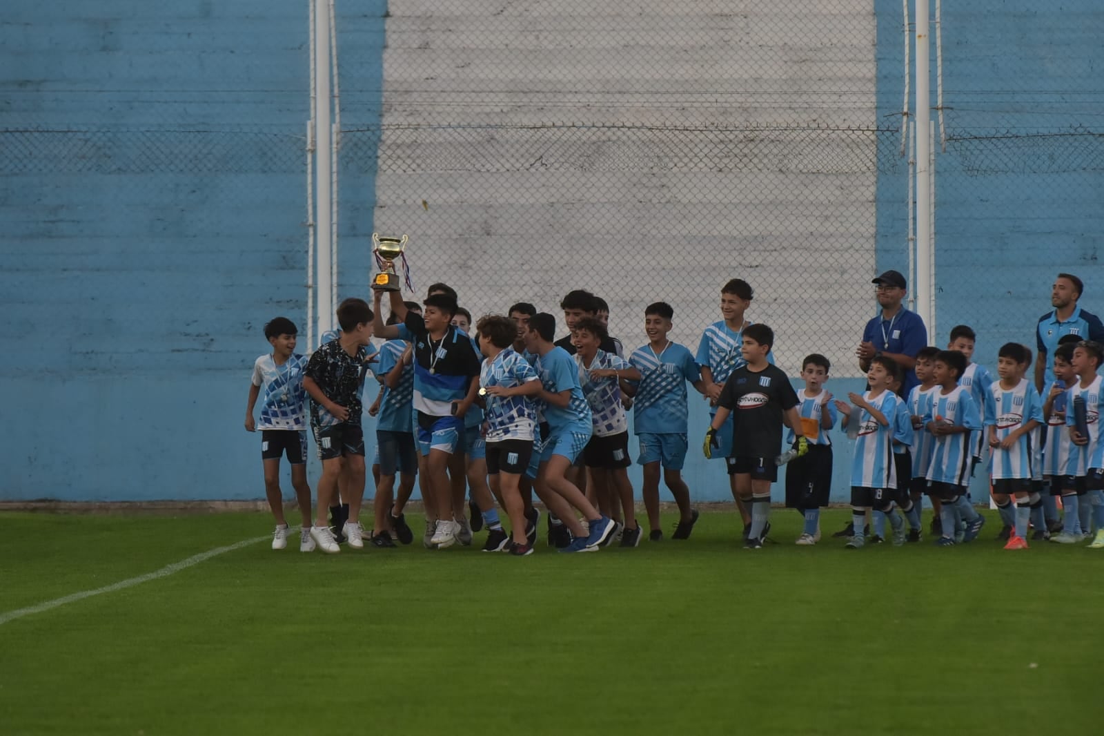 Racing vivió su propia fiesta ante su gente este jueves (Foto: Facundo Luque / La Voz).