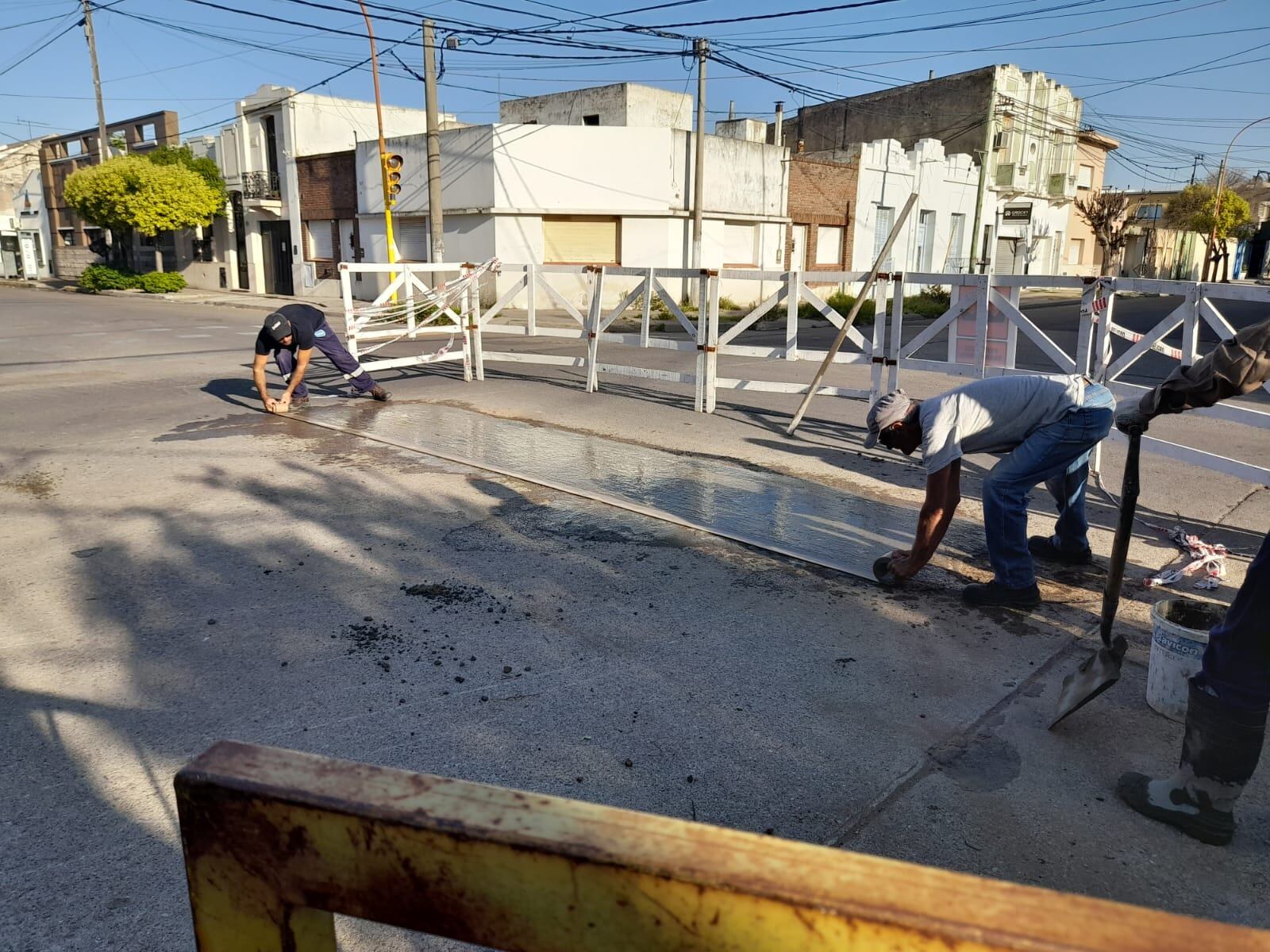 Tareas en Mitre y 25 de mayo, Punta Alta.