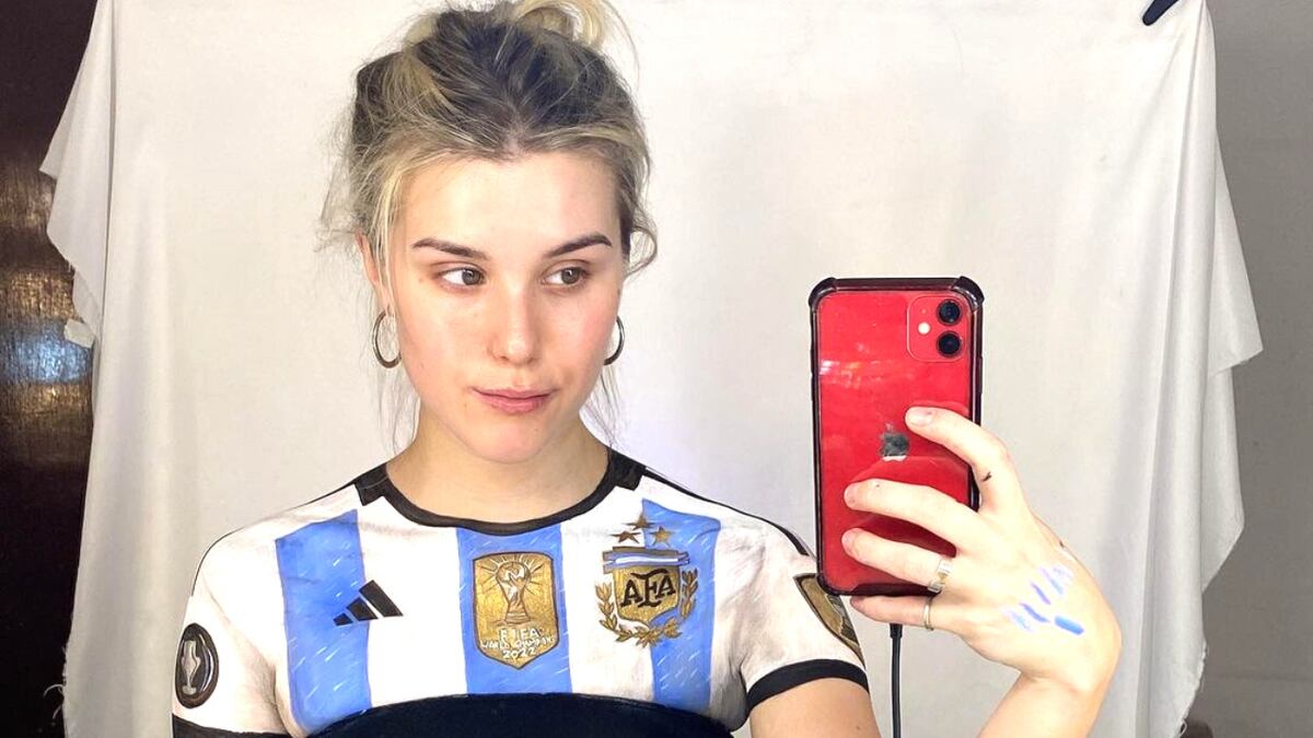 El poder de transformarse: Lucía “hace magia” con el maquillaje y se volvió viral al convertirse en Lionel Messi