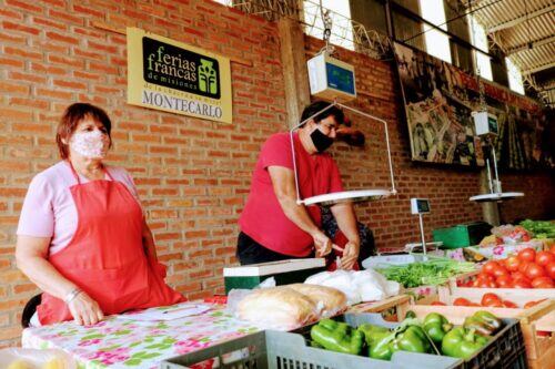 Montecarlo: agricultores de la Feria Franca recibieron insumos