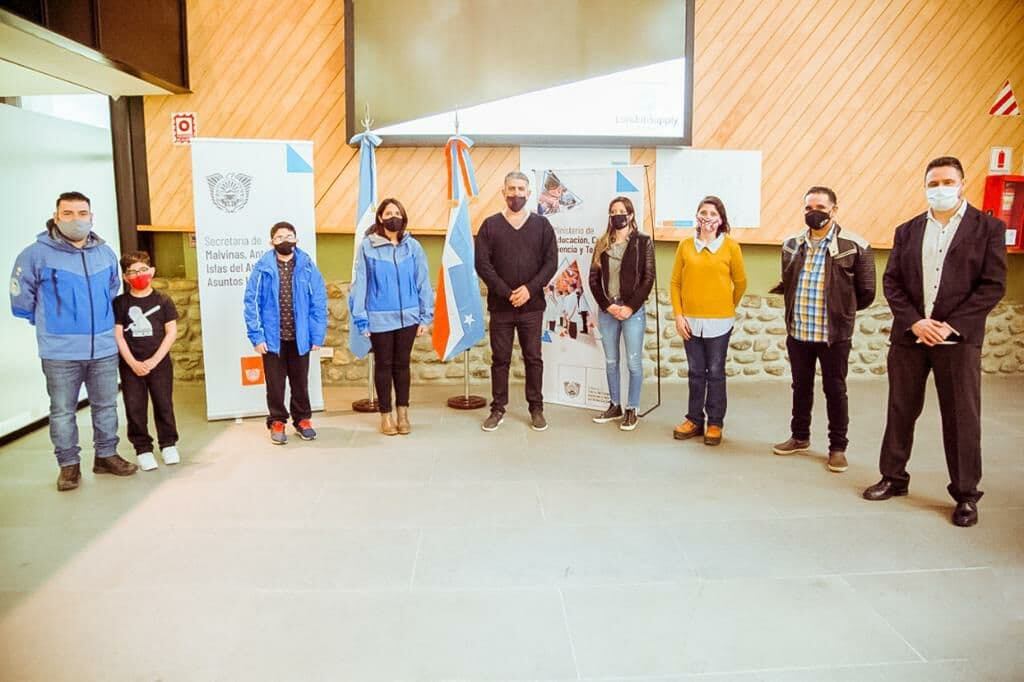 Docentes de la Antártida retornaron a la provincia luego de finalizar el ciclo lectivo.