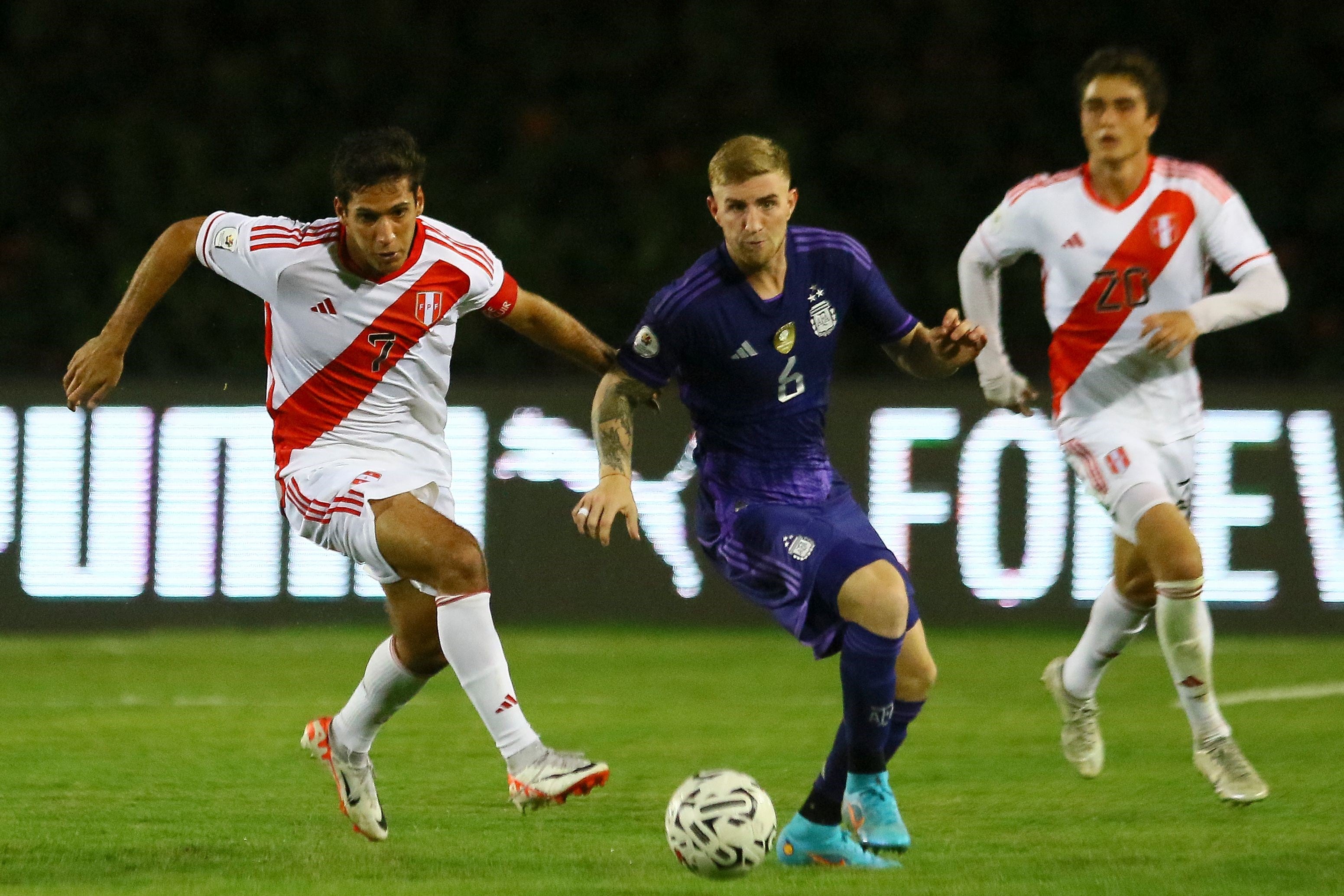 Argentina le ganó a Perú