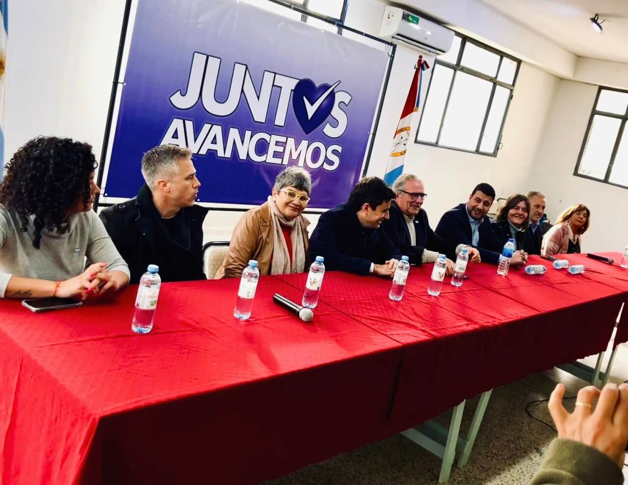 La conferencia de prensa se llevó a cabo en la sede santafesina del PJ.