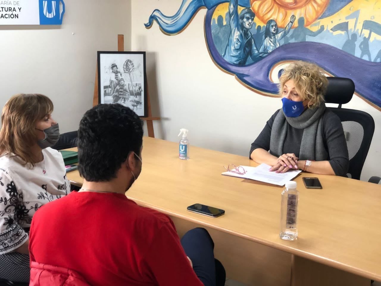 Taller Lectura Braille. María José Calderón se reunió con referentes de la Fundación ‘Como vos, yo’ para organizar la actividad.