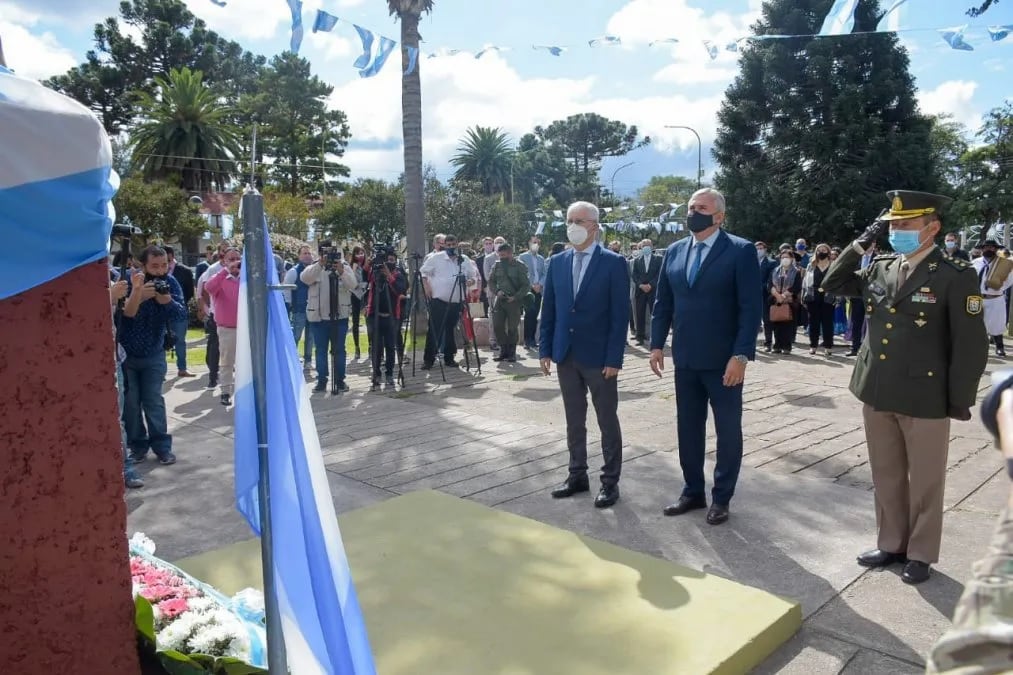 Las autoridades rindieron homenaje a la memoria del fundador de Jujuy, el capitán español Francisco de Argañarás y Murguía.