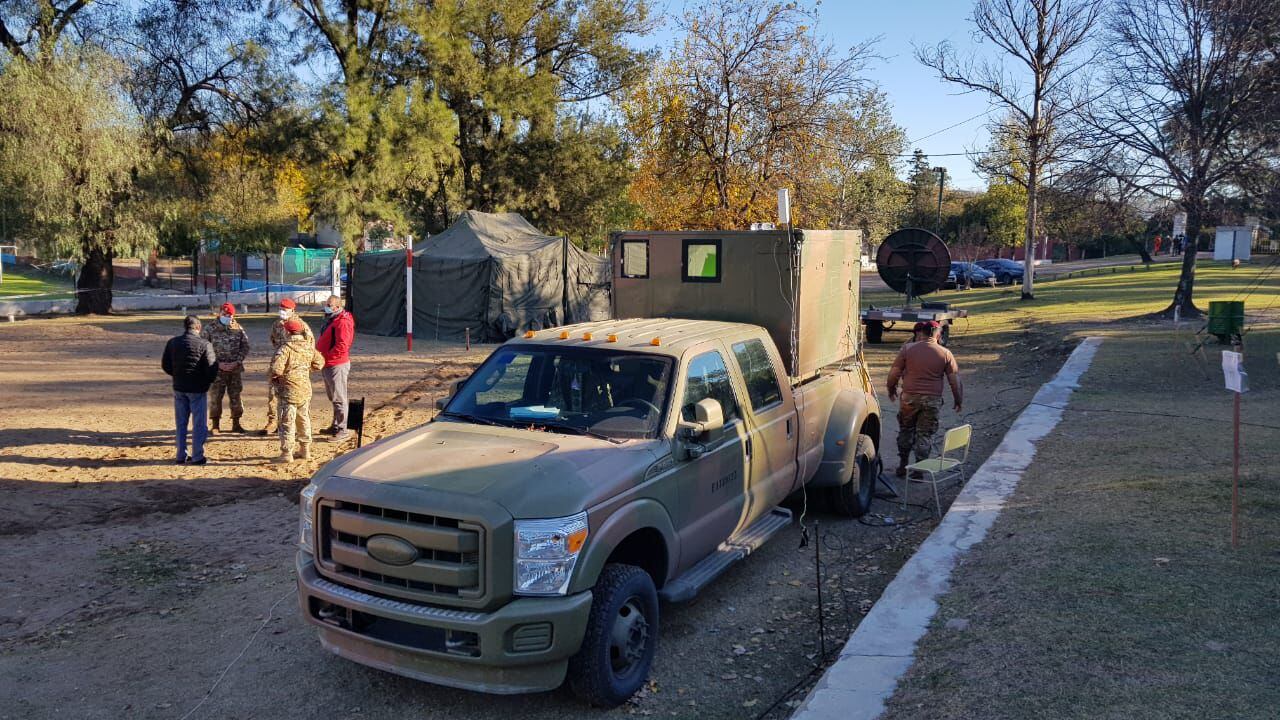 Instalaron un nuevo Hospital Modular Militar en Unquillo para casos Covid (Nicolás Bravo)