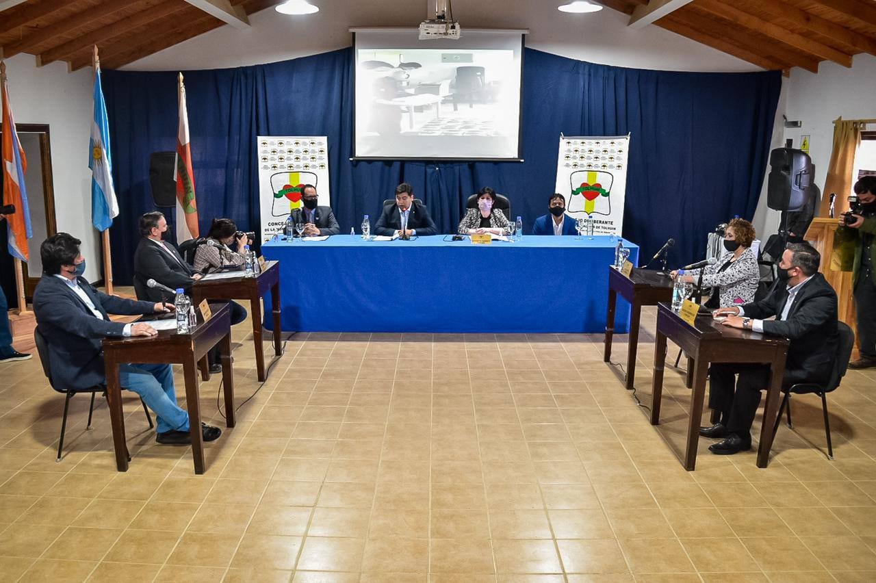 El intendente Daniel Harrington, dejó formalmente inaugurada la 31º Apertura de Sesiones Ordinarias del Concejo Deliberante de Tolhuin.