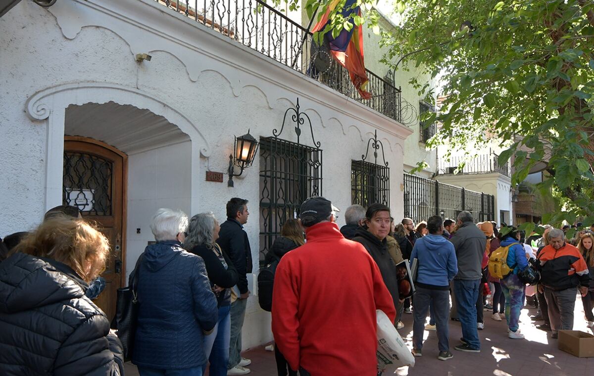 Ley de Nietos: más de 200 personas por día buscan un turno en el consulado de España en Mendoza