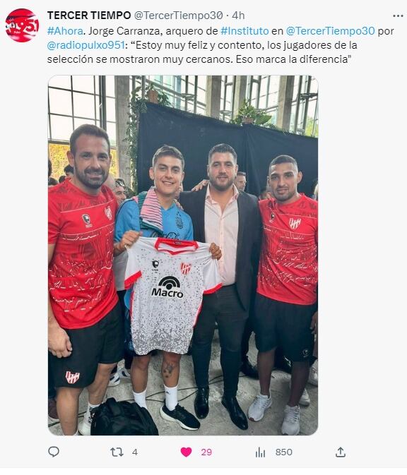 Jorge Carranza, junto a Paulo Dybala y el homenaje a Lionel Messi en el que participó Instituto.