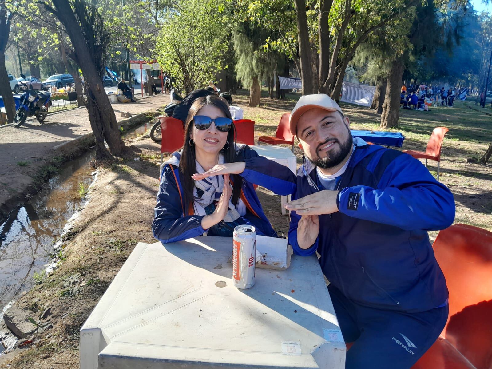 Los hinchas de Talleres, en el parque San Martín, en la previa al partido ante Boca por octavos de final de Copa Argentina. (La Voz)