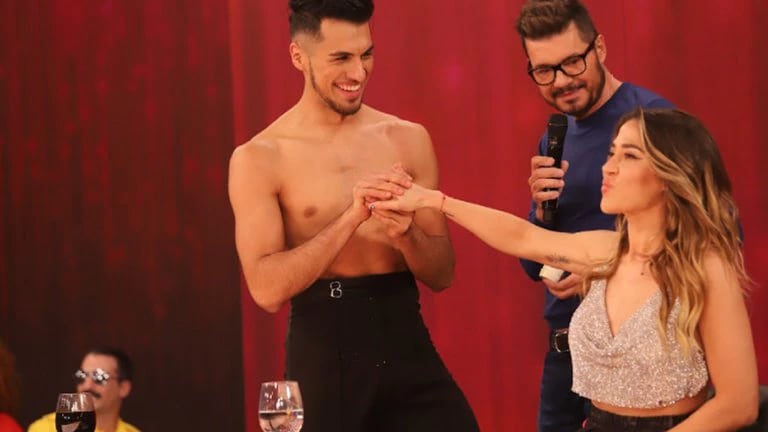 El bailarín y la actriz protagonizaron un sensual baile juntos.