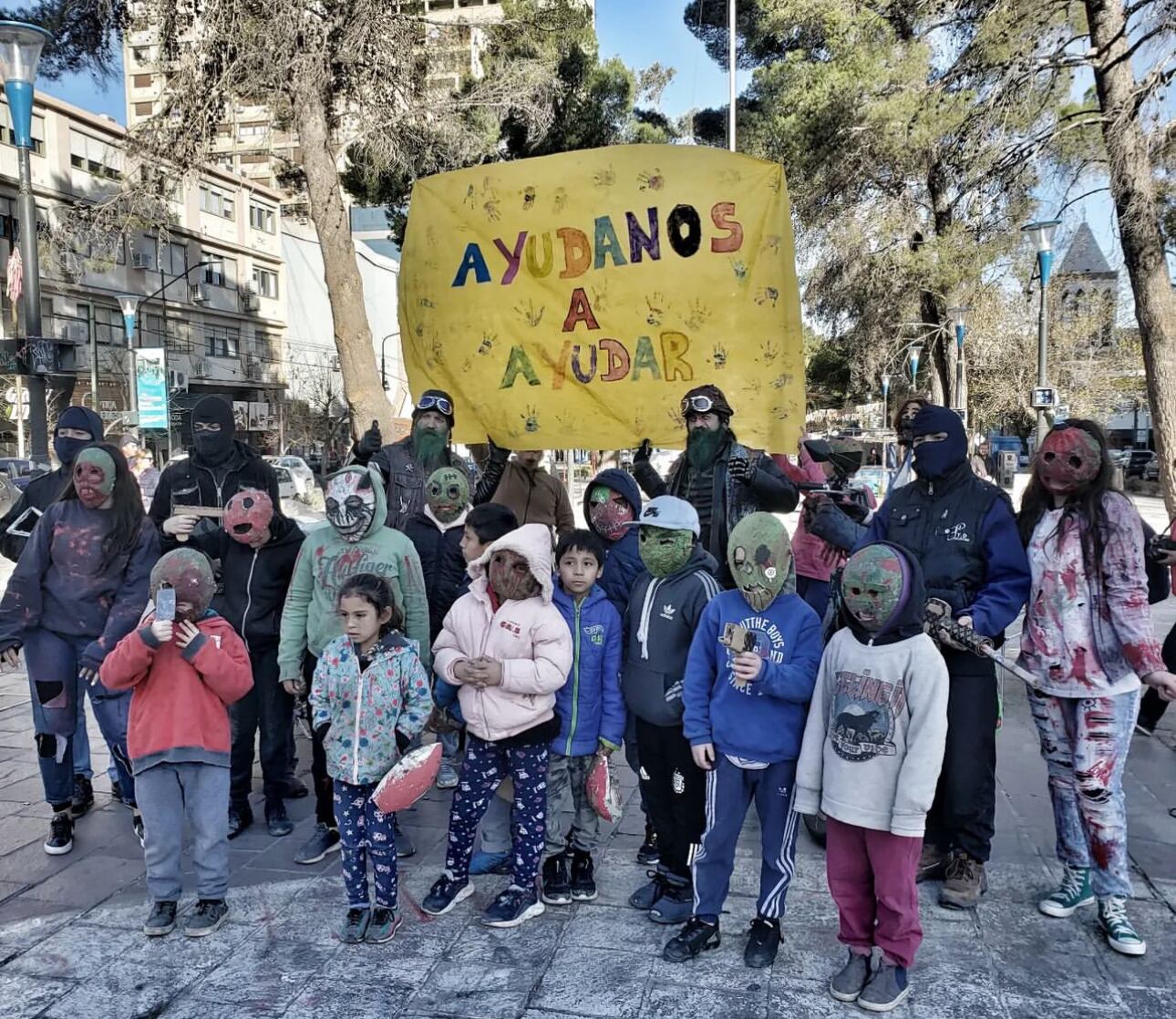 La Caminata Solidaria que juntó alimentos para los más necesitados.