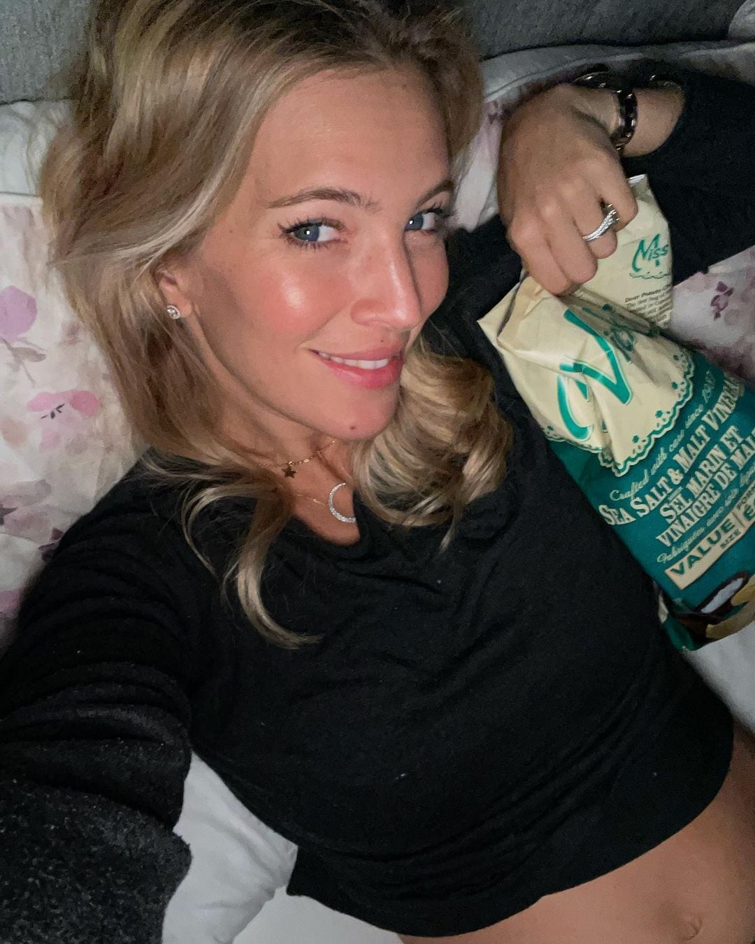 Luisana Lopilato luciendo su pancita.