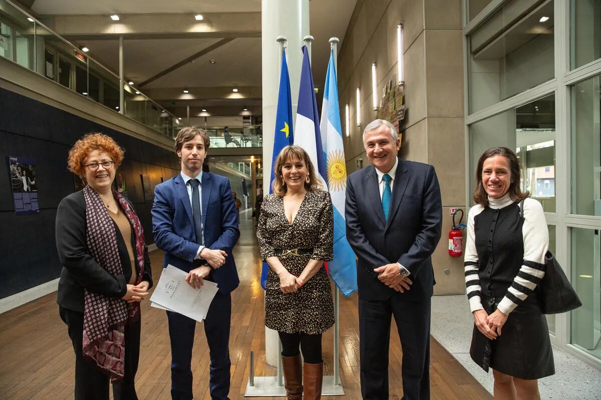 A su paso por Francia la semana pasada, el gobernador Gerardo Morales se reunió en París con autoridades de la Agencia Francesa de Desarrollo (AFD).