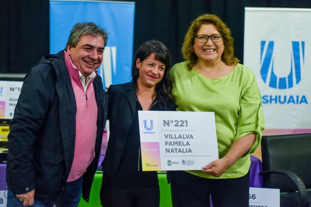 Entregaron 90 herramientas a mujeres emprendedoras de Ushuaia