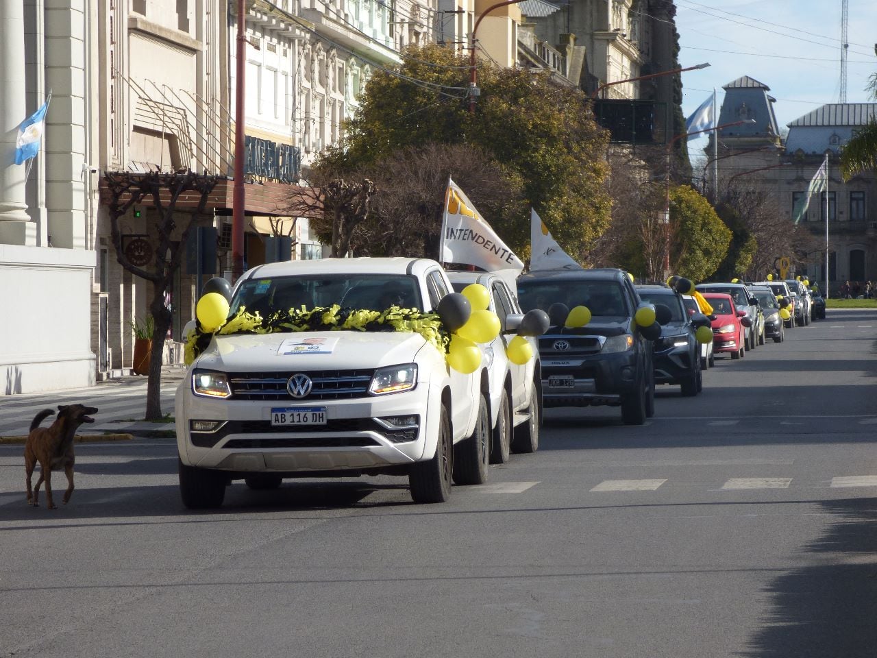 Caravana de Werner Nickel por el centro de la ciudad