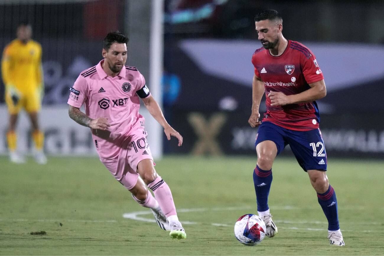 Messi en acción, durante el duelo entre FC Dallas e Inter Miami por octavos de final de la Leagues Cup. (AP)