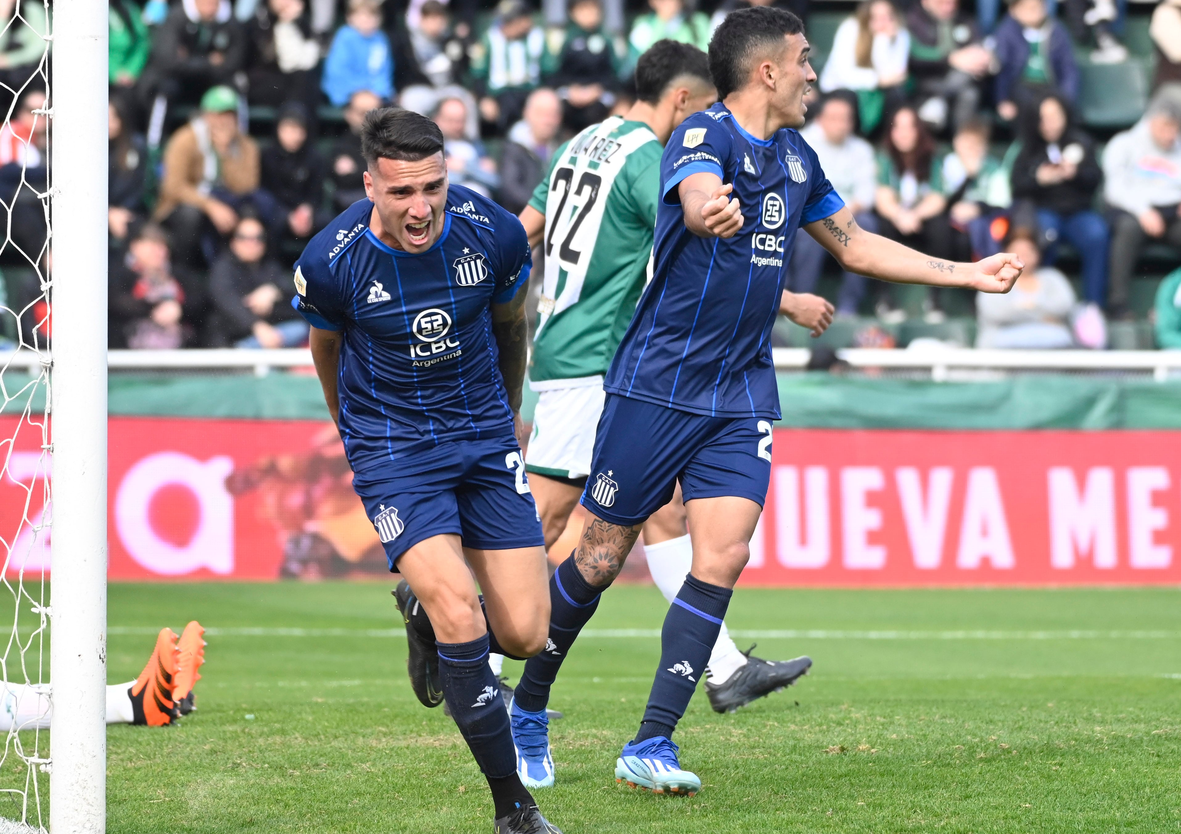 El festejo del gol de Benavídez ante Banfield. (Fotobaires).