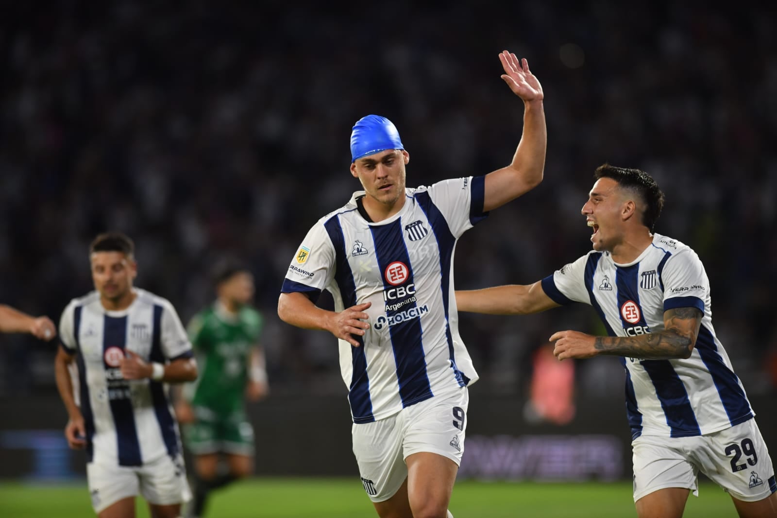 Federico Girotti volvió a convertir con la camiseta de Talleres. Pero dejó un mensaje a los hinchas. (Facundo Luque / La Voz)