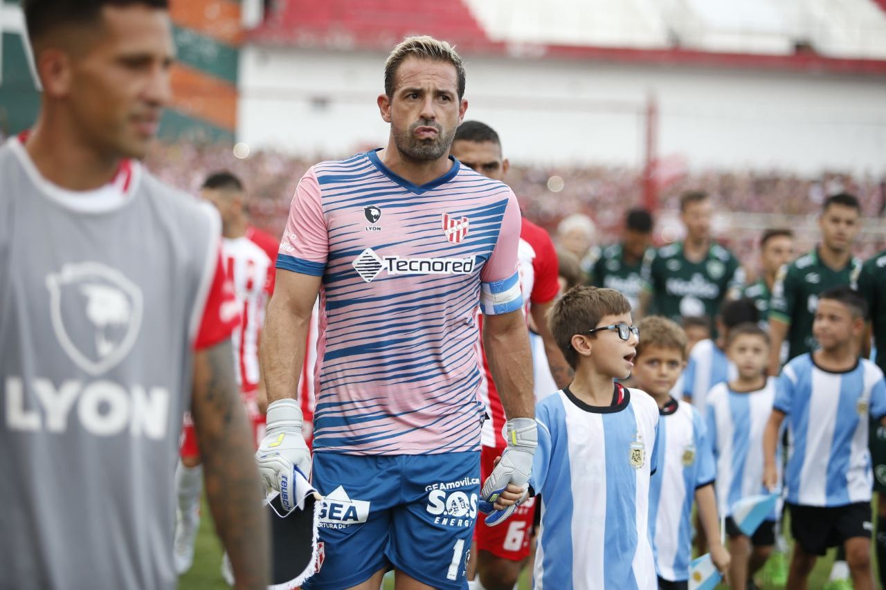 El capitán Jorge Carranza, en el homenaje de Instituto a la Selección campeona del mundo.