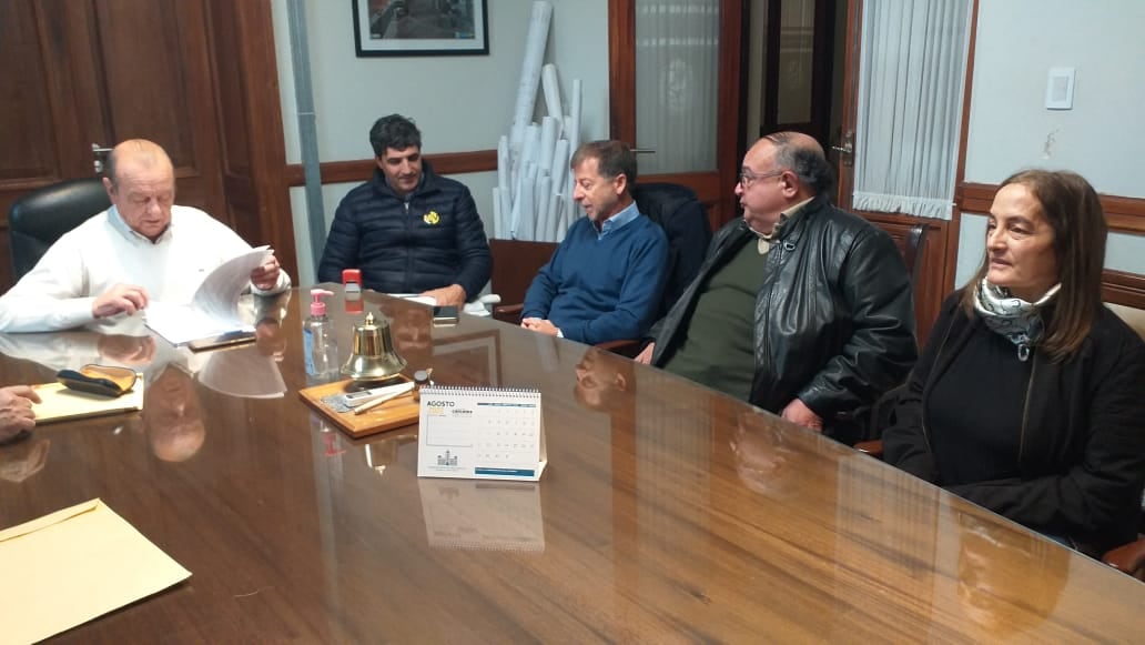 La Municipalidad de Tres Arroyos firmó convenio con vecinos para la pavimentación de calles en Claromecó