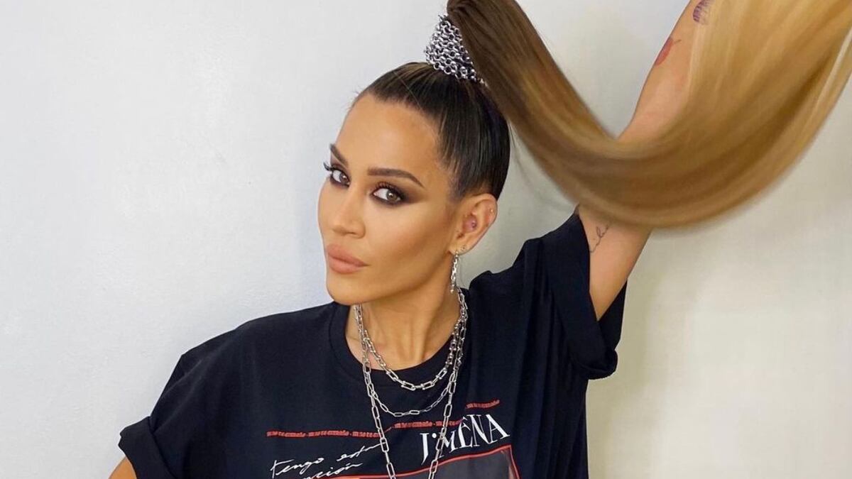 Jimena Barón se sumó a la tendencia de jeans con brillos que impuso Tini Stoessel