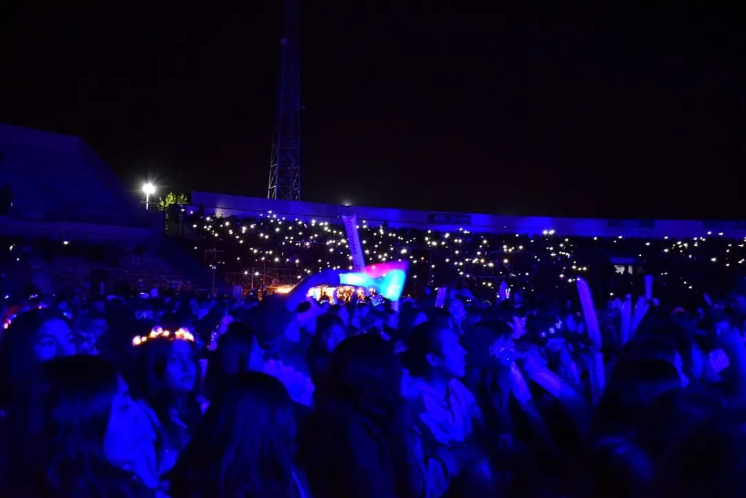 Una multitud siguió con asombro cada segmento de la producción que dio marco a la elección de la nueva Representante Nacional de los Estudiantes, en Jujuy.