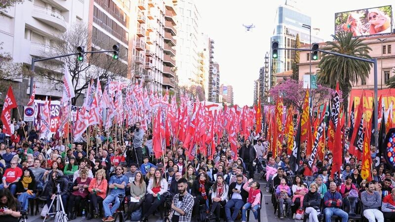 Habrá un acto del Frente de Izquierda Unidad en el Congreso a las 17, en medio de la sesión en el Senado. 