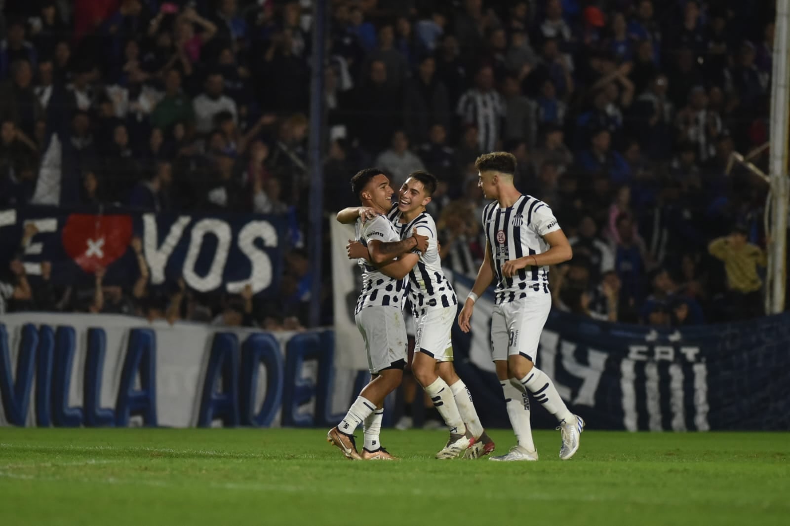 Talleres y Belgrano se enfrentaron en La Boutique por el clásico de Reserva. (Facundo Luque / La Voz)