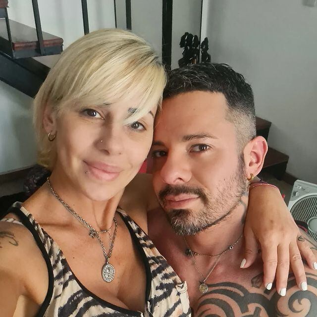 Mónica Farro y su pareja, Leandro Herrera.