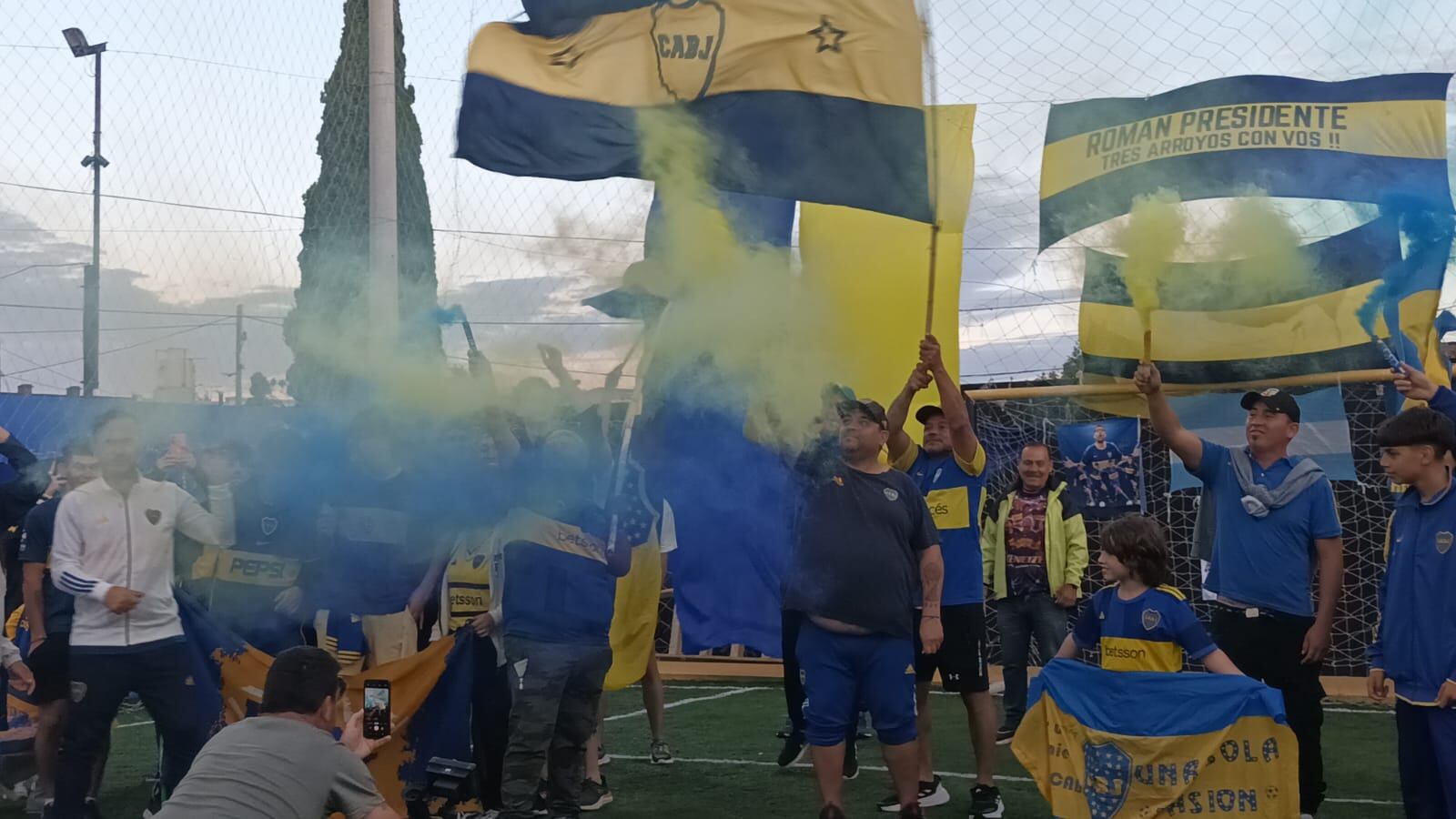 Clemente Rodríguez visitó Tres Arroyos y participó de un banderazo a favor de Riquelme