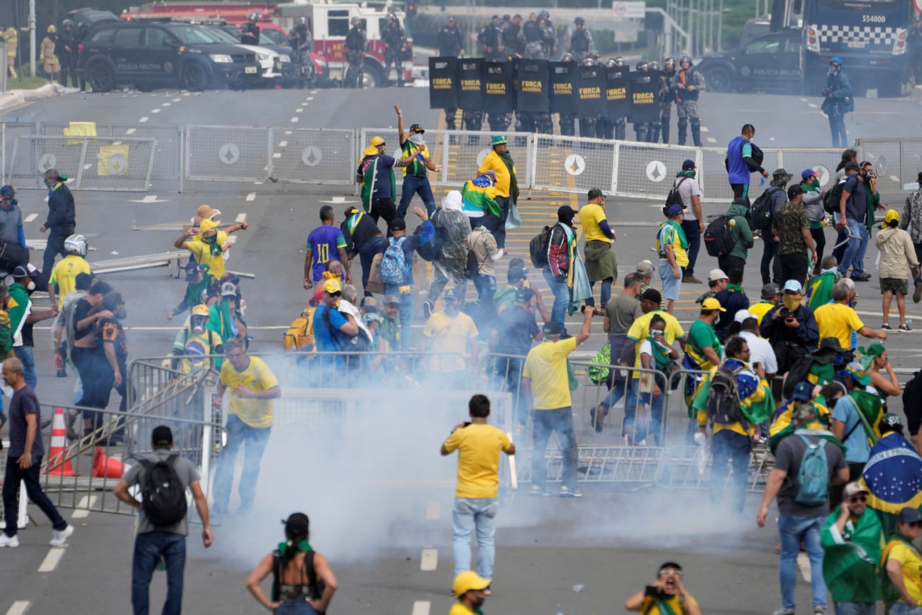 Escenas del fallido intento de golpe de estado en Brasilia. la capital jurídica y gubernamental de Brasil. Foto: AP