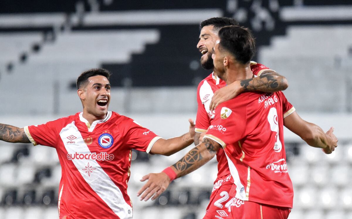 Copa Libertadores: Argentinos Juniors consiguió un valioso triunfo ante Atlético Nacional