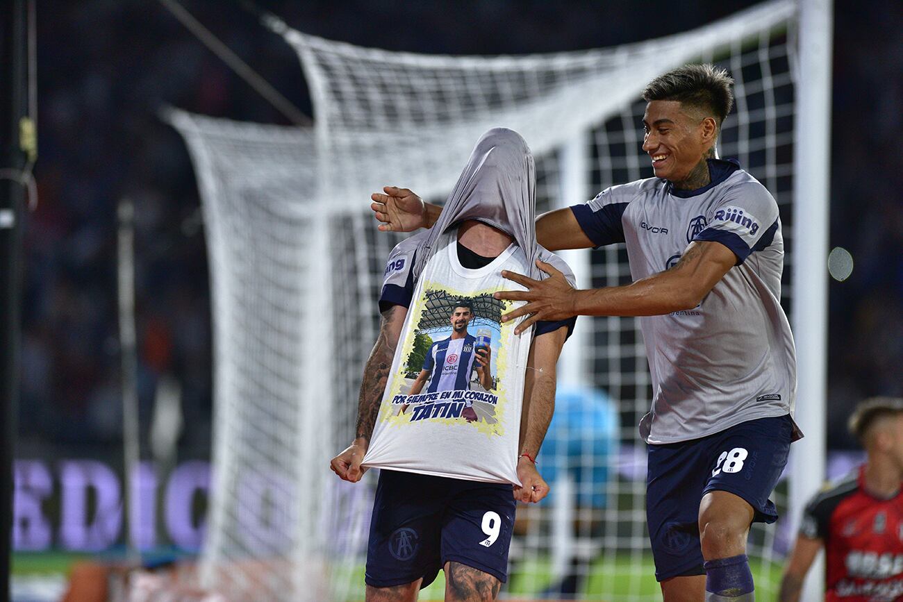 Fútbol Talleres derrotó a Central Córdoba de Santiago del Estero por 2 a 0 en el Kempes ( Ramiro Pereyra / La Voz) 