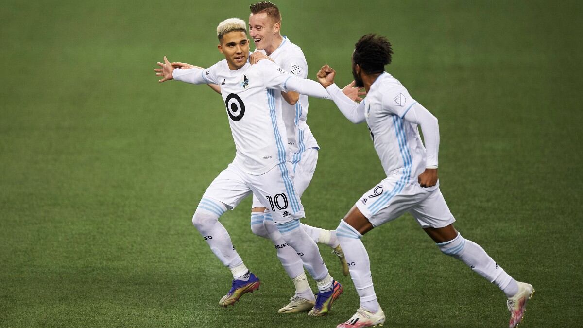 Golazo y asistencia de “Bebelo” Reynoso en la final de conferencia en la MLS