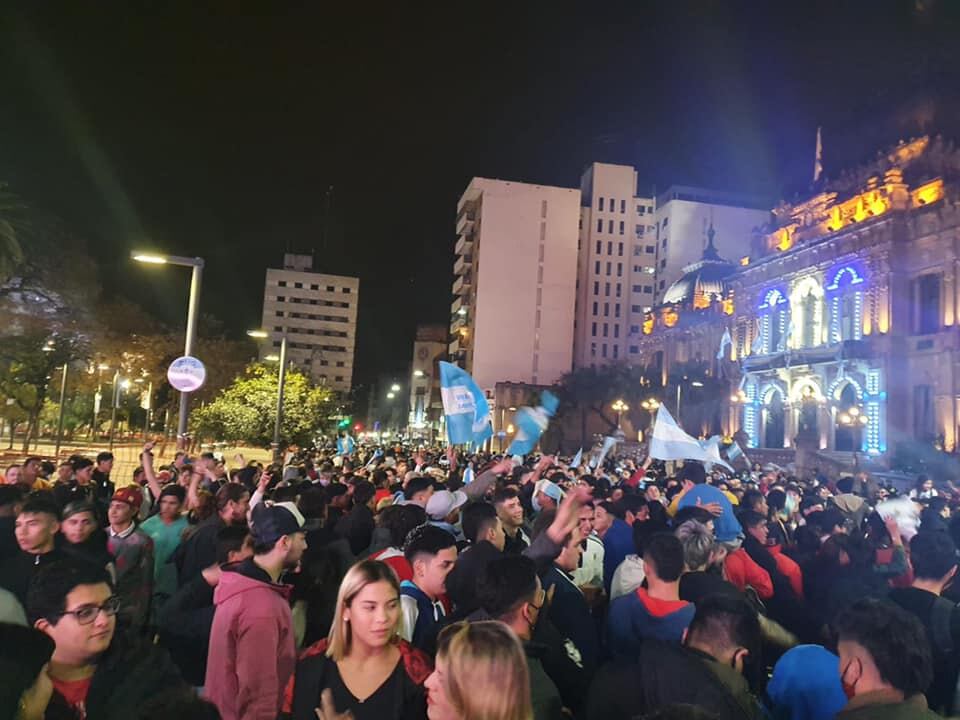 Los tucumanos celebraron el campeonato obtenido por la Selección Argentina.